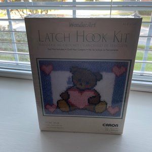 Caron WonderArt Heart Bear Latch Hook Kit #4101 Brand New in Box